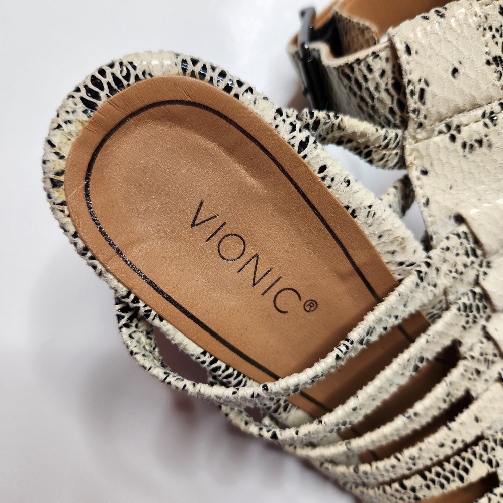 Vionic White & Black Snake Reptile Print Sami Block Heel Sandals Womens Size 9.5 - Picture 3 of 8
